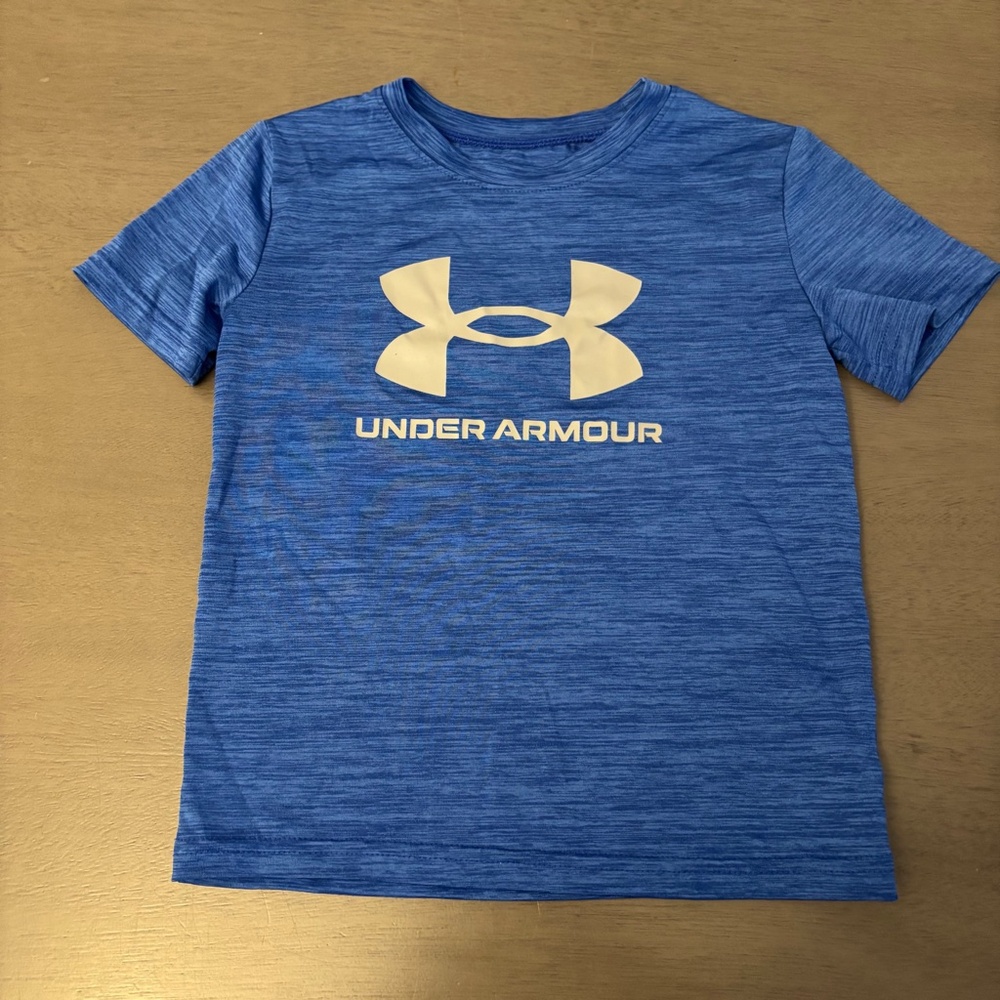 Boys Blue Under Armour Dri Fit Shirt Size 5